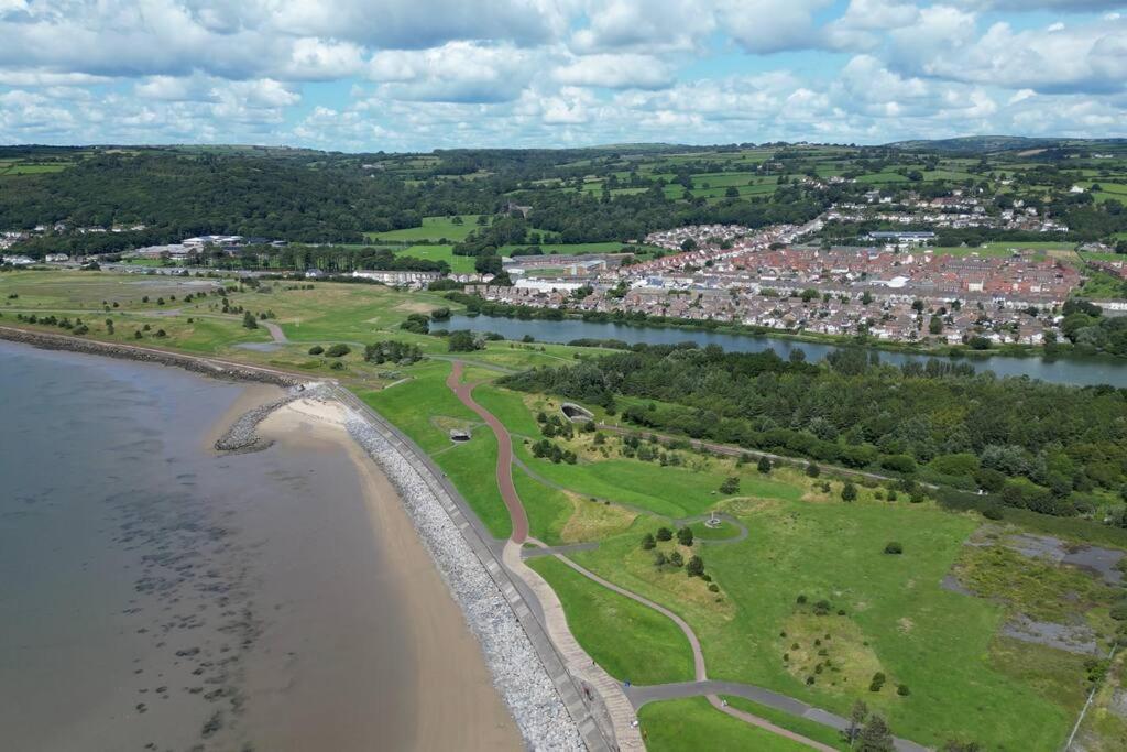 Villa Coastal Retreat In Carmarthenshire Llanelli Esterno foto