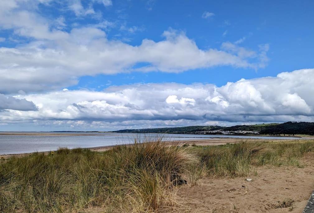 Villa Coastal Retreat In Carmarthenshire Llanelli Esterno foto