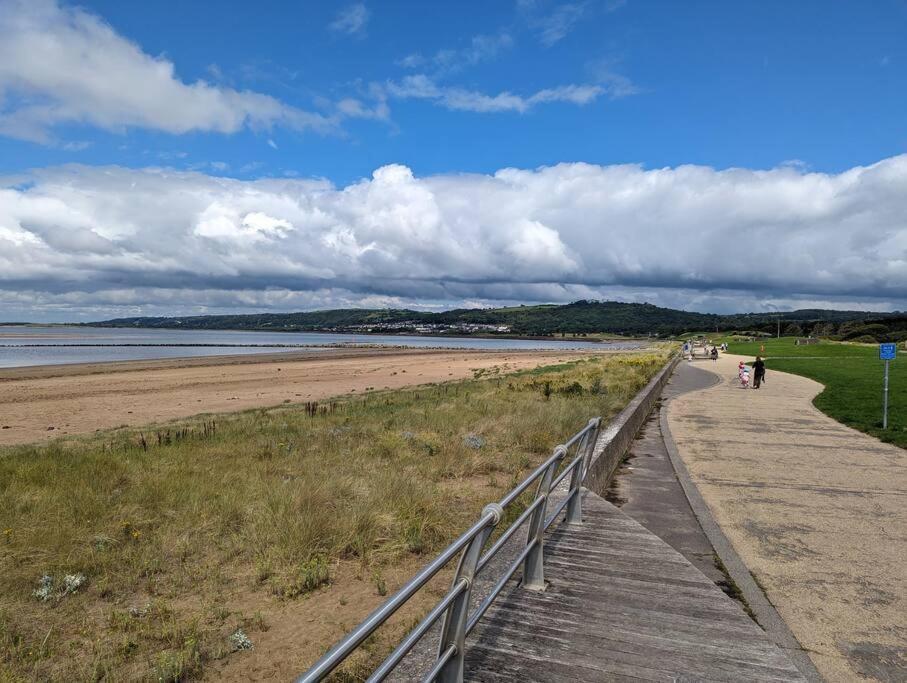 Villa Coastal Retreat In Carmarthenshire Llanelli Esterno foto