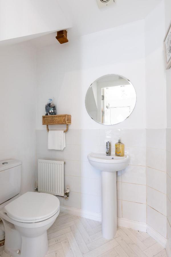 Villa Coastal Retreat In Carmarthenshire Llanelli Esterno foto